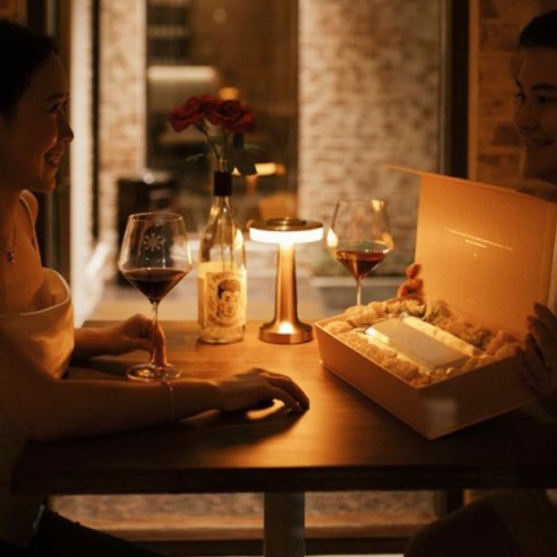 

Ct_C1077 [Add-On] Celest - Exclusive Flower Jewelry Gift Box | Valentine Hampers | Kado Pacar Istri Anniversary Ulang Tahun Lamaran Tunangan | Kotak Bunga | Aksesoris Perhiasan Wanita Lapis Emas Asli 18K Gold Plated 2Er-54