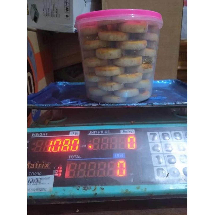 

JH8 kue kacang jember 1.000gr/toples