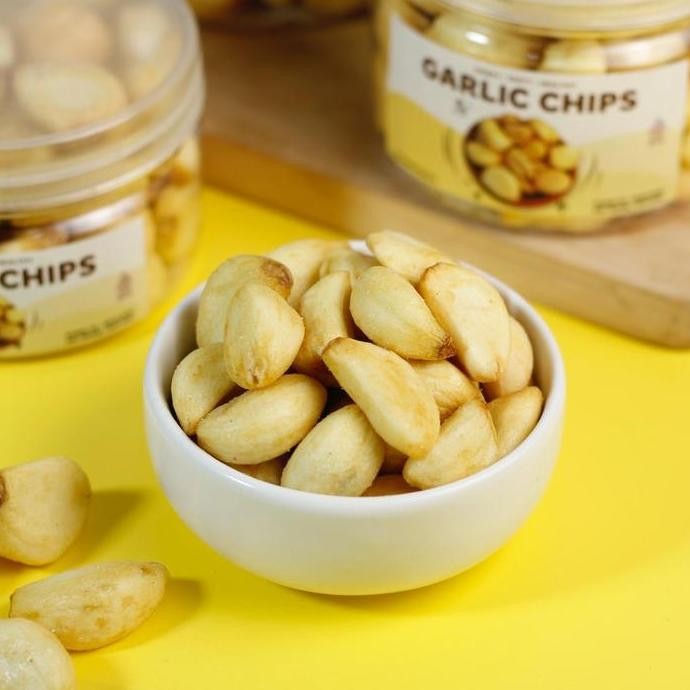 

KERIPIK BAWANG PUTIH / PREMIUM BAWANG PUTIH / GARLIC CHIPS / 300ML, 400ML, 750ML Sayur