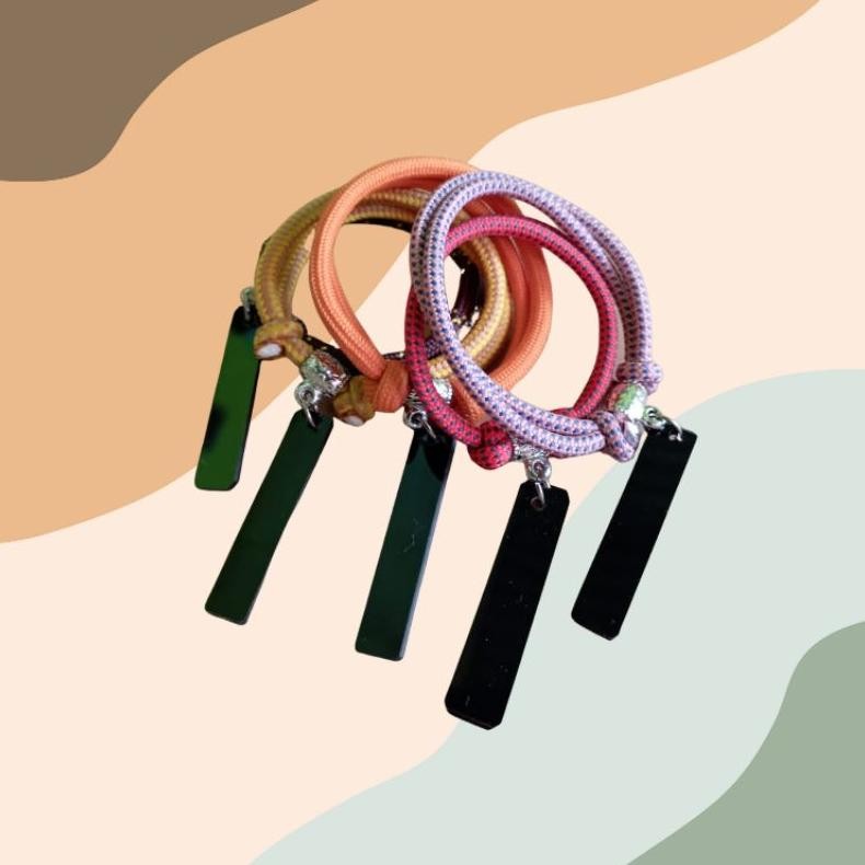 gelang tali akrilik ukir nama DiM