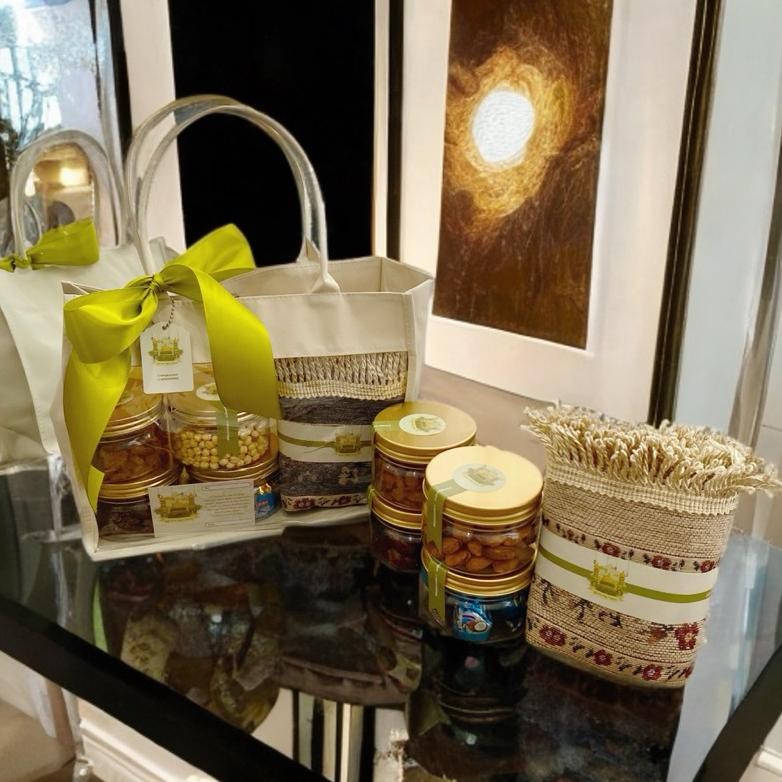 

(BISA GOSEND) Hampers premium oleh-oleh haji dan umroh by BANGGA PROJECT snack box paket oleh oleh haji umrah premium kenang-kenangan souvenir haji arab saudi murah berkualitas