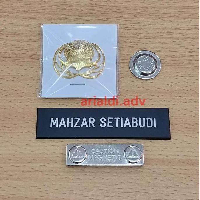 

READY satu set papan nama dada grafir hitam doff full dan pin korpri bolong NEW