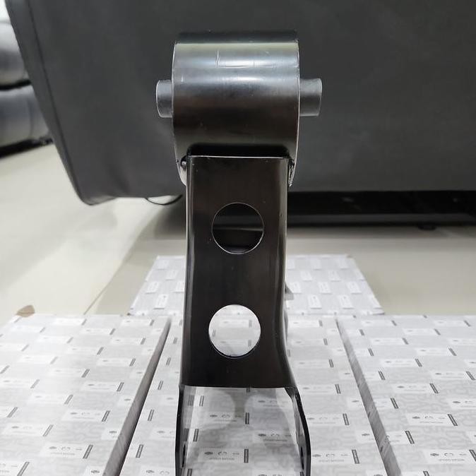 engine mounting belakang nissan serena c24