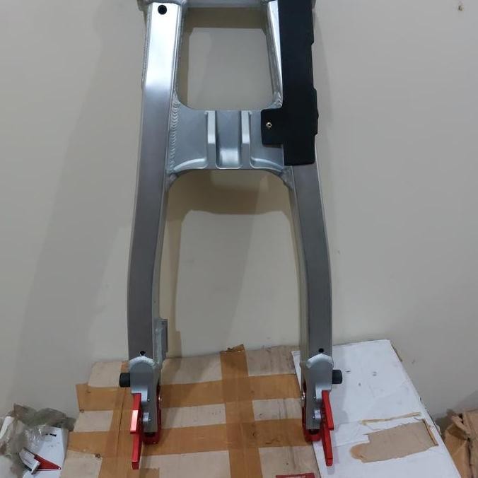 Swing arm DB5 CBR 250 R 1 cylinder cbu made in Thailand