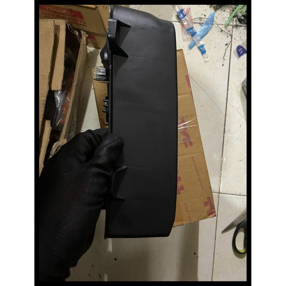 BEST DEAL STOP LAMP LAMPU STOP LAMPU BELAKANG L300 WAGON NEW 1987-1994 BAGIAN KANAN ORI TYC TAIWAN 