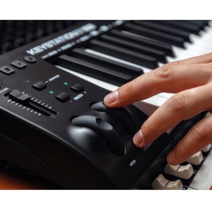 baru M-Audio Keystation 61 MK3 keyboard controllers Original