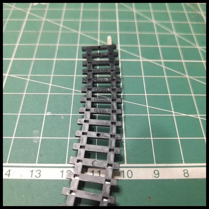 

TERBARU TRIX N GAUGE - GLEISE / TRACK / REL KODE 4924 24 PANJANG 95MM TR08 !!!!!!