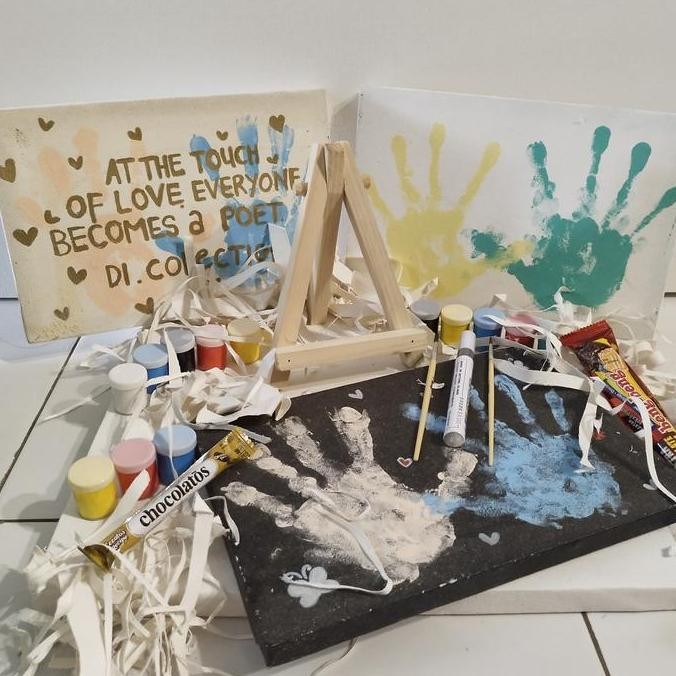 

Diy Hand Print Painting Kit Cap 2 Tangan. Kanvas Lukis 20 X 30. Paket