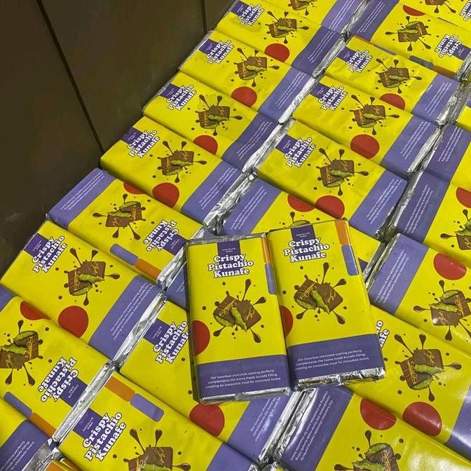 

Coklat Dubai Crispy Pistachio Kunafe Cemilan Coklat Lumer Chocolate Makanan