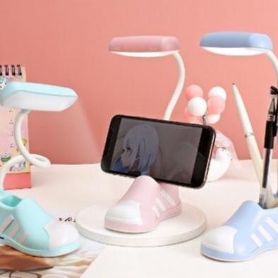 

Lampu Meja Belajar Sepatu Unik + Tempat Pulpen | Bisa Stand HP & Charging USB