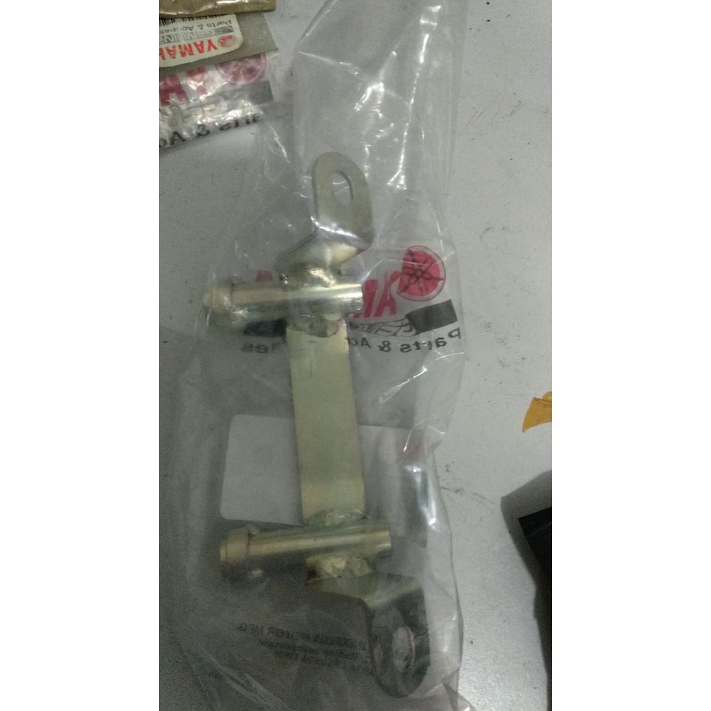 BRACKET DUDUKAN PLAT NOMOR NOUVO Z 2D5-H454E-00 ORIGINAL murah