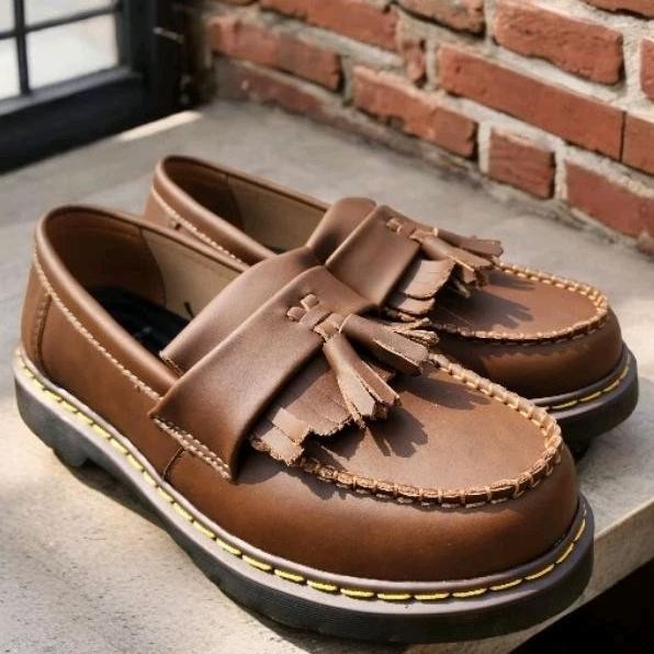 Sepatu Loafers Docmar Adrian Tassel Brown Faux Leather