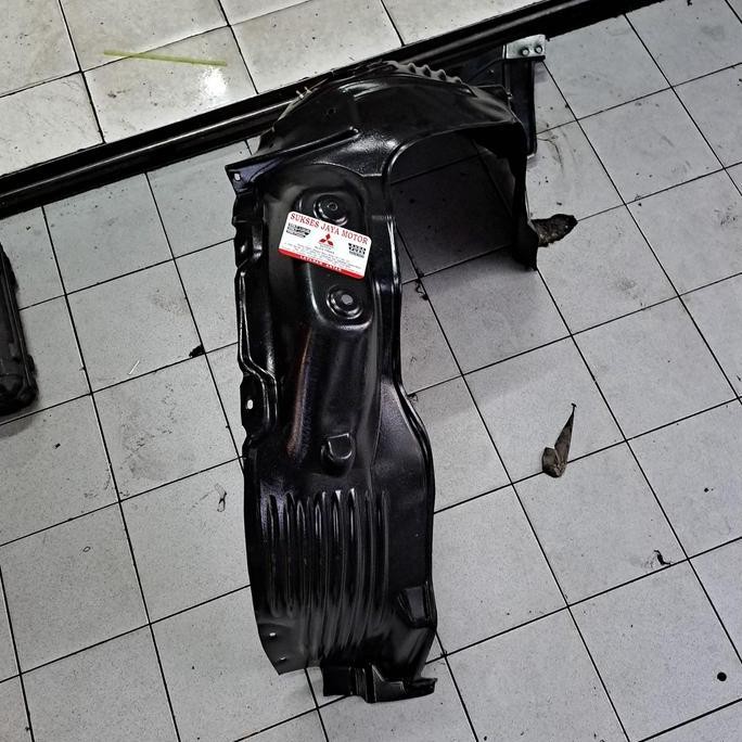 // Liner Fender Xpander Kiri / Kanan //