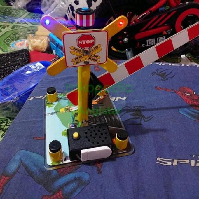 Miniatur palang pintu kereta api di lengkapi suara niu niu PS