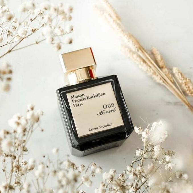 Baccarat Oud Satin Mood