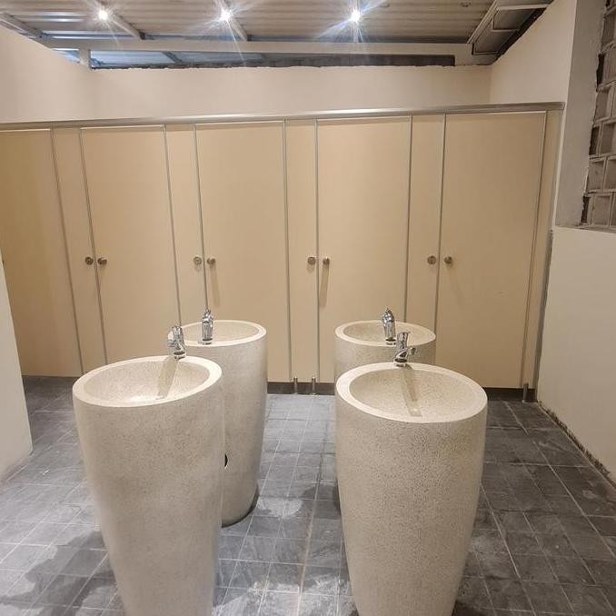 Phenolic Board Partisi Toilet Kamar Mandi
