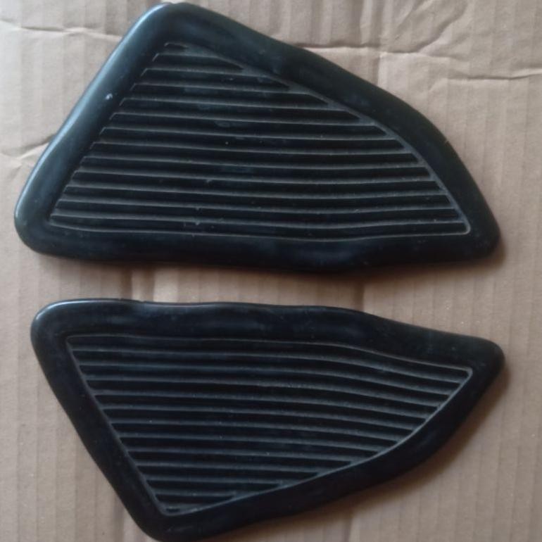 KARET PANEL TANGKI KARET LOGO TANGKI KARET EMBLEM YAMAHA L2G L2S