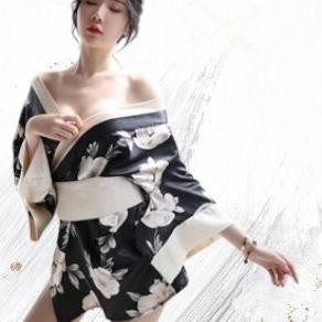 { Dejourney } Floral Satin Kimono - Kimono Satin Hitam Dengan Motif Bunga Elegan Geisha