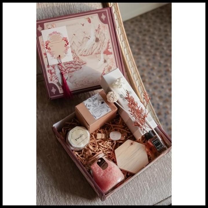 

DOVE - Hampers imlek/imlek hampers/chinese new year hampers/hampers cny 2025/hampers sincia/parcel imlek/hadiah imlek