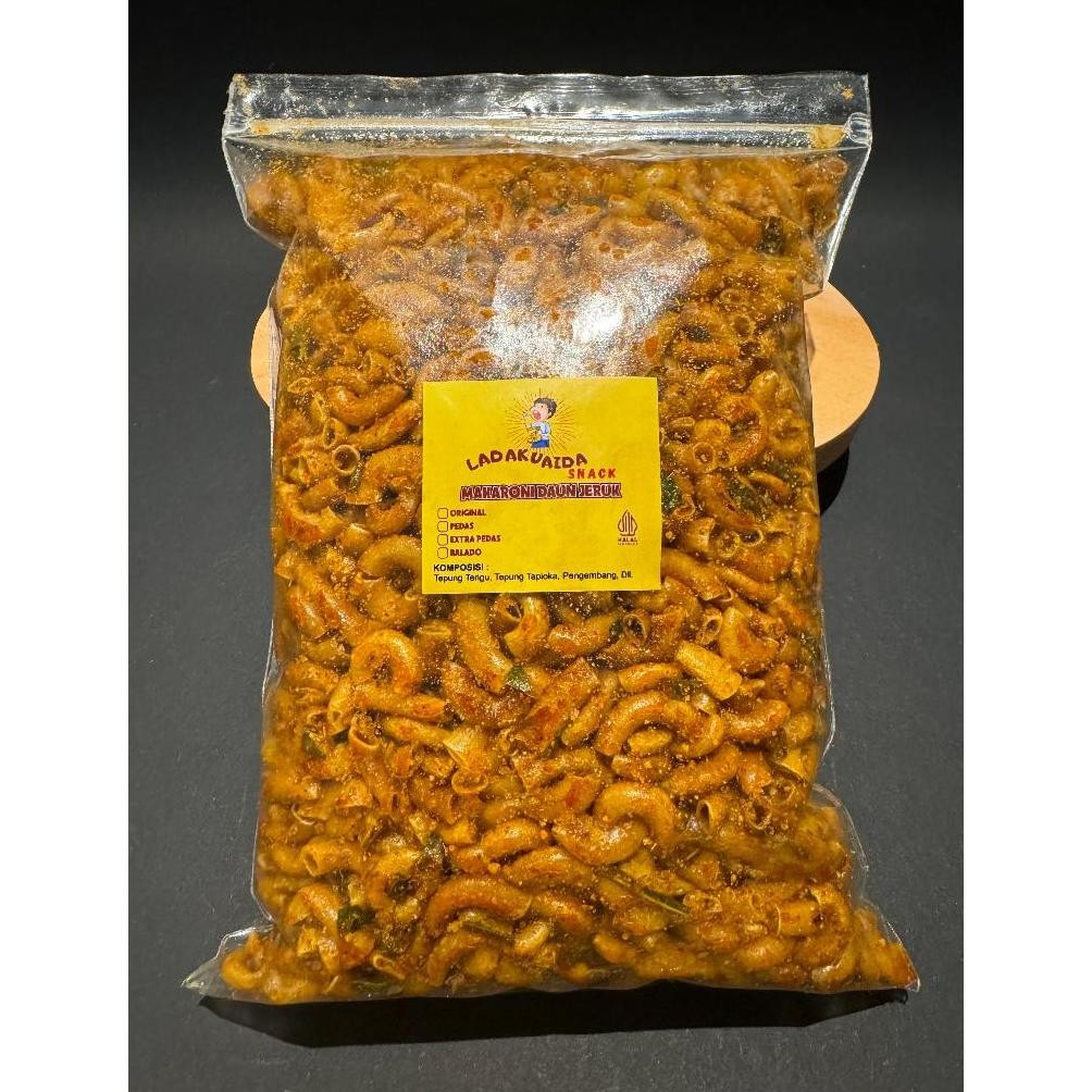 

MAKARONI DAUN JERUK 500 GR / MAKARONI PEDAS GURIH DAUN JERUK Nugi
