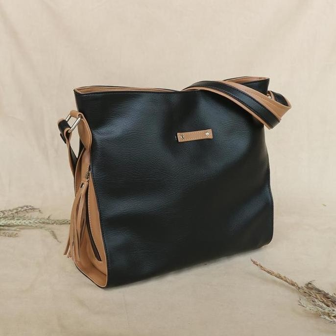 Ceviro Reon Sling Bag Soft Brown