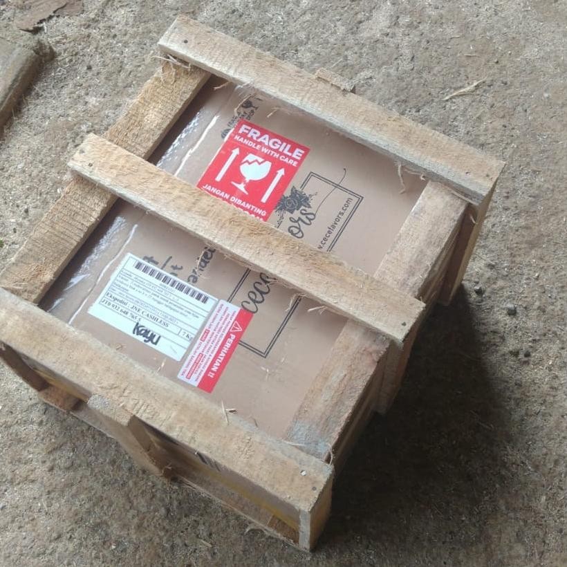 

Packing Kayu Sedang Tambahan untuk Barang Mudah Rusak Nugi