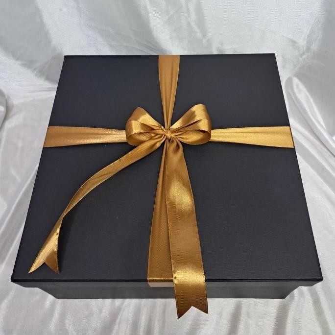 

Produk Baru!! Kotak Kado Medium 30x30x10cm Gift Box Berpita & Tanpa Pita | Hadiah Spesial