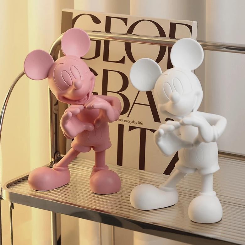 

(PO) Living Room Decorations Home Design House Interior Book Nook Statue Resin Crafts Cartoon Model Office Desk Aesthetic Sculpture