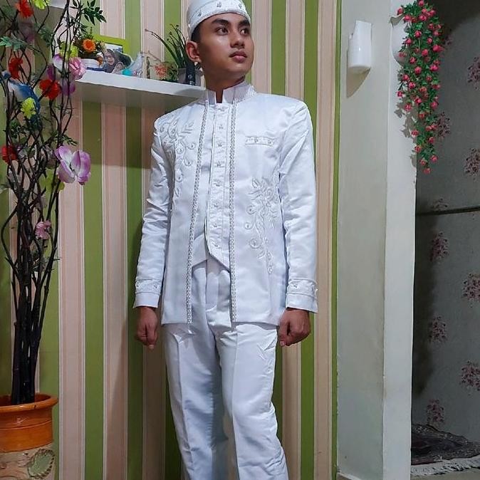 Beskap akad pengantin modern putih