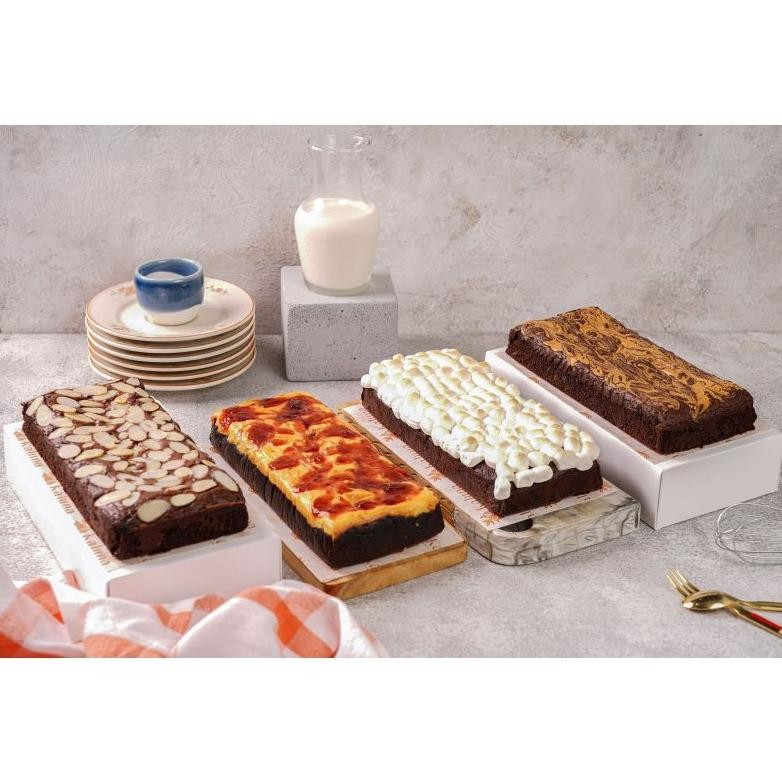 

Promoo!! Kaluna Cakes - Paket 4 pcs Fudgy Brownies All Variant Ukr. 22x10 - Kue Brownies Panggang
