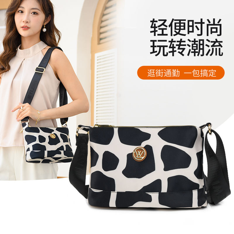 Tas Selempang Wanita Gaya Korea Serbaguna Kasual Kain Oxford Tas Bahu Fashionable Ringan