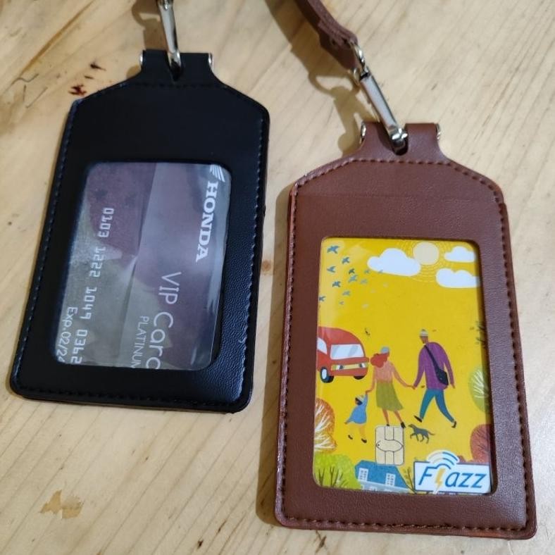 

Readyy!! GANTUNGAN ID CARD KULIT SINTETIS TEBAL 3 KARTU PLUS TALI