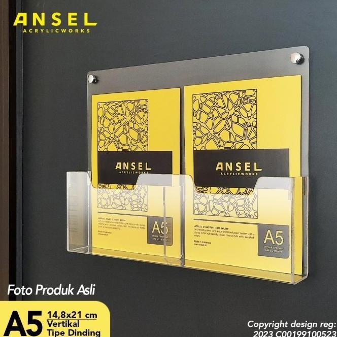 

NEW TEMPAT BROSUR AKRILIK DINDING GANTUNG HOLDER - 2 KANTONG A5 - TIPE D2