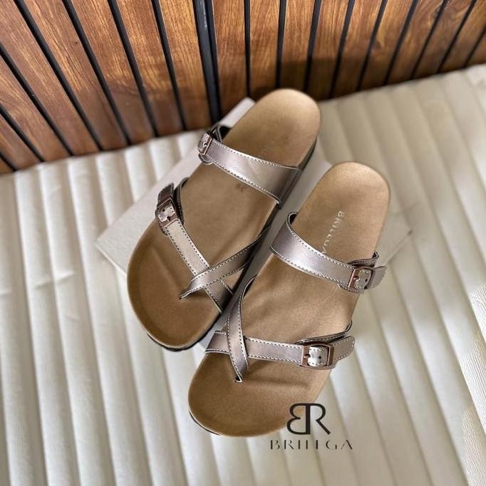 BRILEGA DIORRY NEW COLLOR BRONZE Sandal Casual Wanita Dengan Ketinggian Sole 3cm Sandal Puyuh Silang