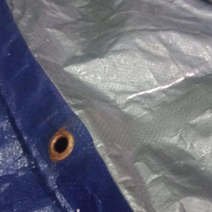 terpal bekas un x tipe A8