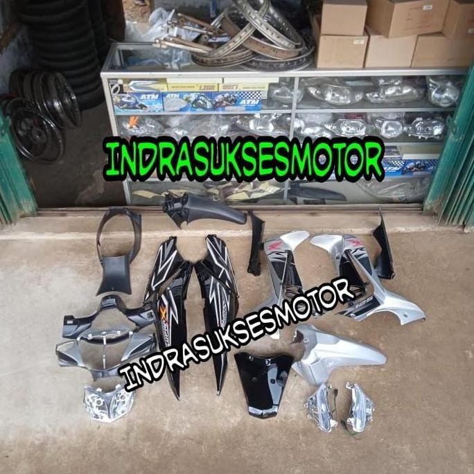 cover full set body motor honda supra x 125 warna hitam silver