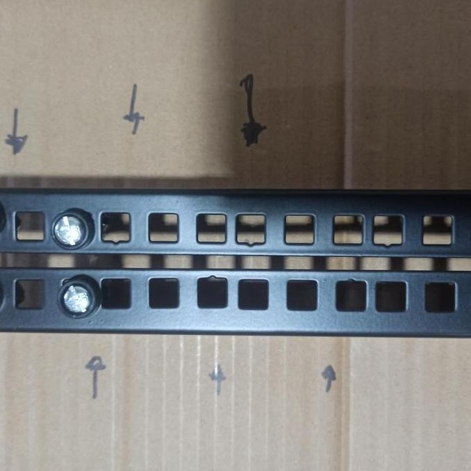 JB Besi Rel Rack Mounting 16 U - Minus akurasi tanda None