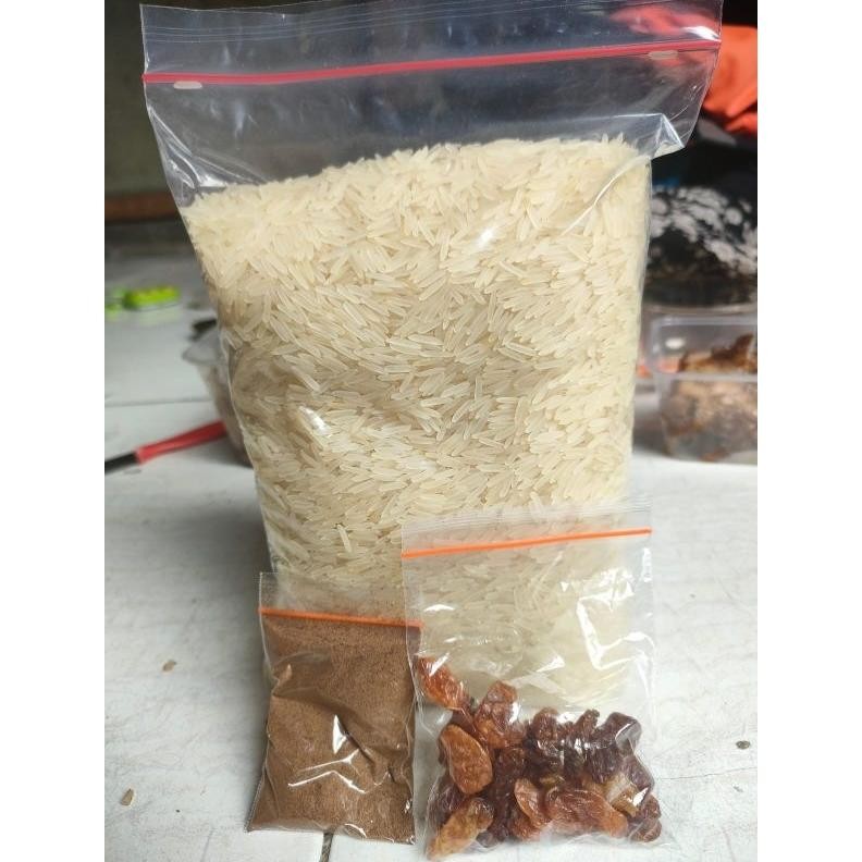 

Paket beras Basmati 500gr lenkap dengan bumbu kebuli dan kismis aSt