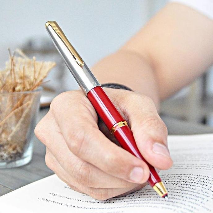 

TERLARIS - Parker 45 Limited Edition Gold Trim Red Rollerball