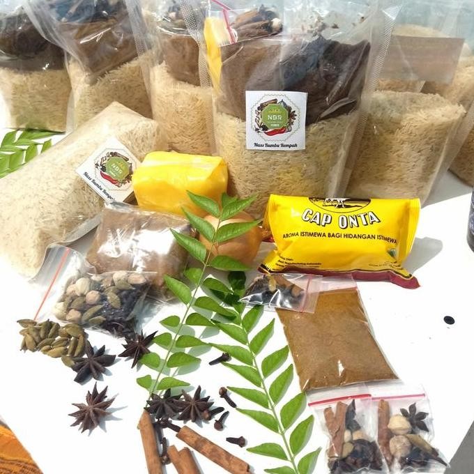 

DISKON! PAKET BERAS BASMATI 1KG + BUMBU NASI KEBULI - PAKET HEMAT REMPAH TIMUR TENGAH