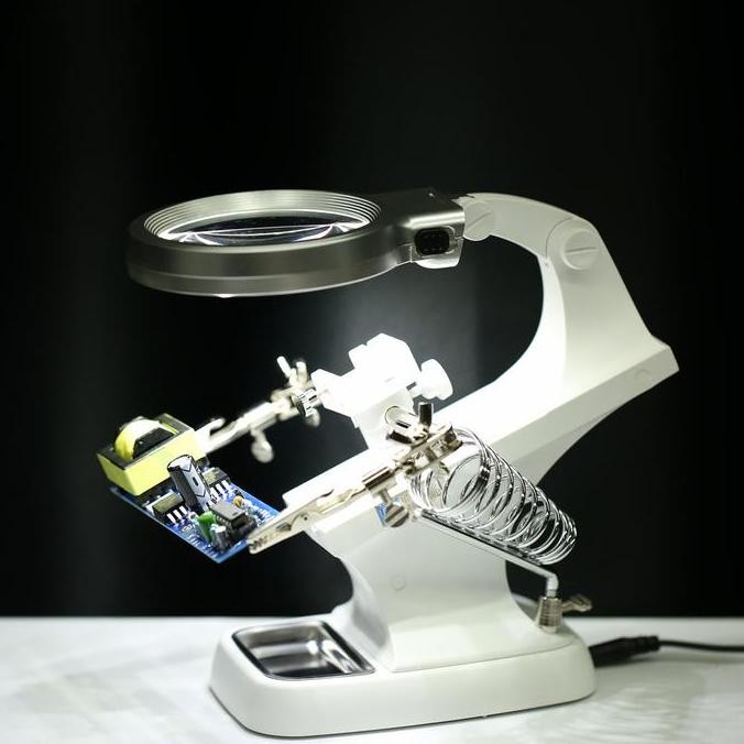 

Pegangan Solder Dengan Kaca Pembesar Lampu Led 3X - 4.5X Pembesaran