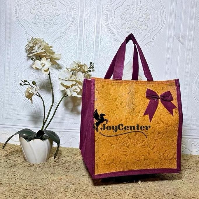 

Paket Hemat! (5 Lusin / 60 Biji) Tas Hajatan Pita Embos Pendek Co