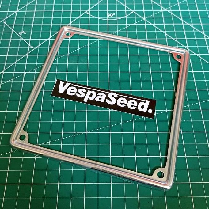 Frame Plat Nomor Belakang Vespa Model SIP
