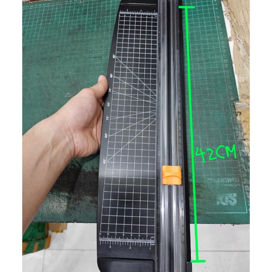 

Pemotong Kertas A3 Dorong Tarik R Cutter A3 Plastik