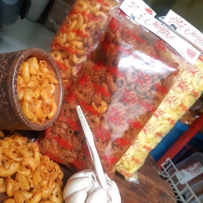 

CCF Macaroni Mang Ade Bantat Bantet Kemasan Jumbo 200 gram Food Pedas Snack Makanan Keripik Camilan Kripik Cemilan