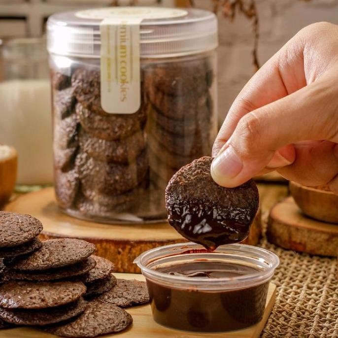 

Brownies Cookie Krispy Crunchy - Keripik Brownies Nyoklat Stok Terbatas