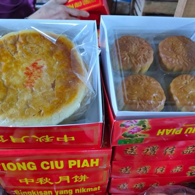 

Kue Bulan Besar Mooncake Telur Tausa Pia Imlek Spesial Stok Terbatas