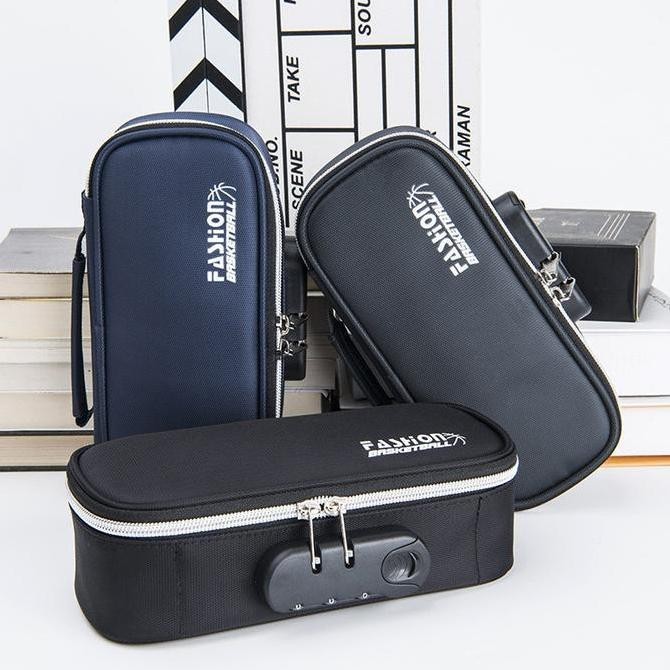 

TERSEDIA TEMPAT PENSIL DENGAN KUNCI KOMBINASI AMAN STYLISH ANTI HILANG MODEL 967