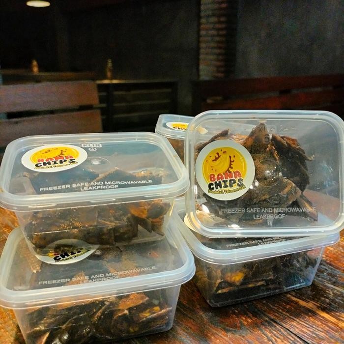 

FF BanaChips Box 50gr (Kripik Pisang Coklat) Snack Kering Makanan Cemilan Keripik Food Manis