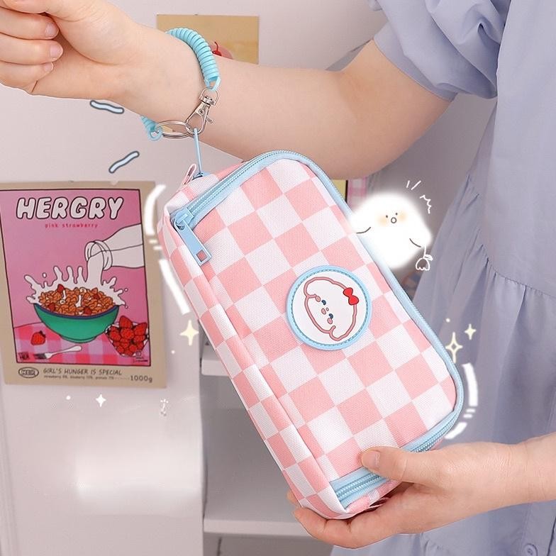 

Fuz-611 Kensho Kotak Pensil Sleting Korea Aesthetic Lucu Import / Pencil Case/Premium/Plaid / Zipper/ Kompartmen/ Imut/ Cute/ Kelinci/ Rabbit/ Bear Fuz-611